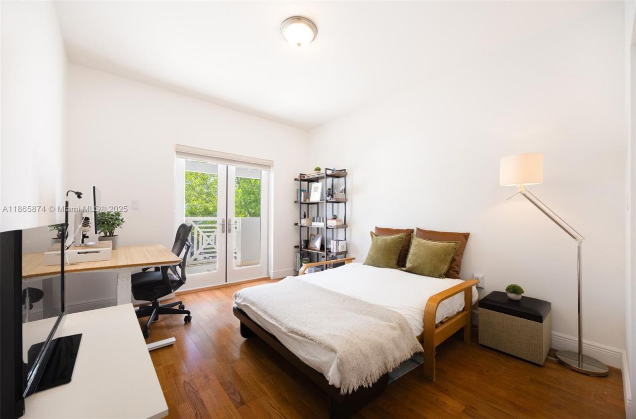 3109 Hibiscus St, Unit 3109, Coconut Grove, FL 33133 Photo