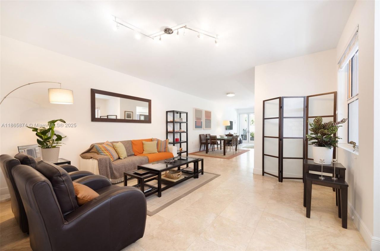 3109 Hibiscus St, Unit 3109, Coconut Grove, FL 33133 Photo