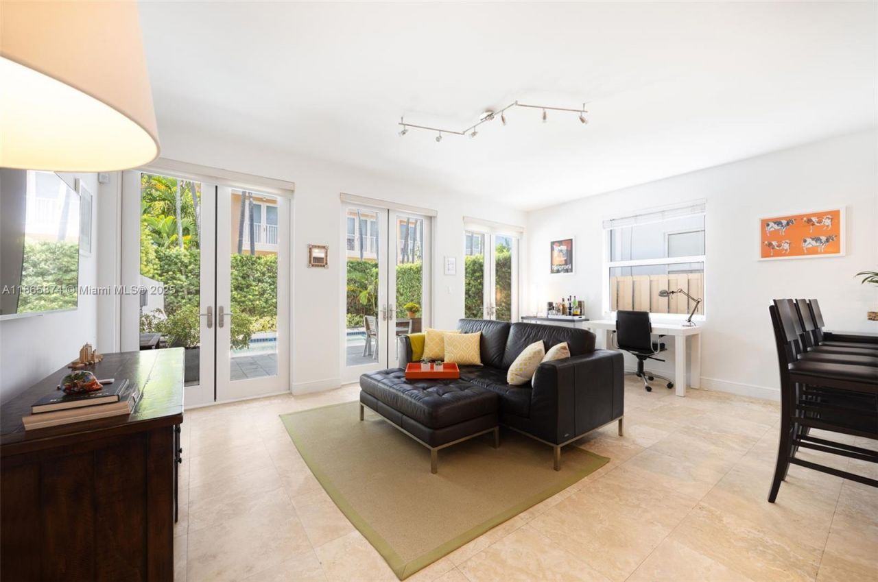 3109 Hibiscus St, Unit 3109, Coconut Grove, FL 33133 Photo