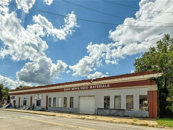 426 Illinois Avenue, St Joseph, MO 64504