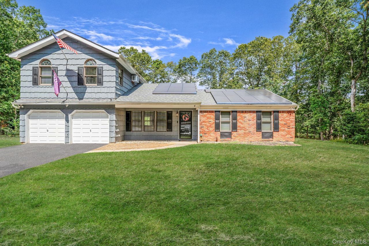 5 Hastings Drive, Ridge, NY 11961 Main Photo