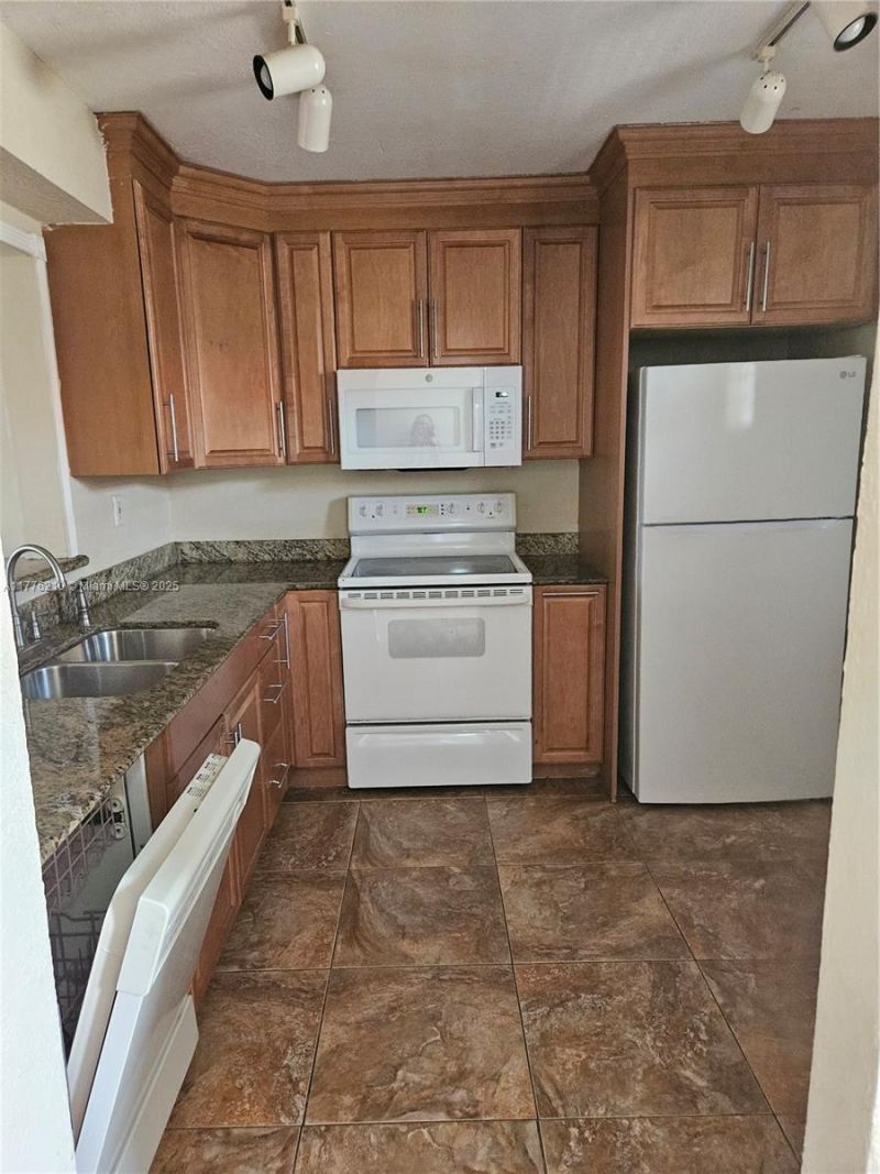 Please Call For Address, Unit 509, Plantation, FL 33317 Photo