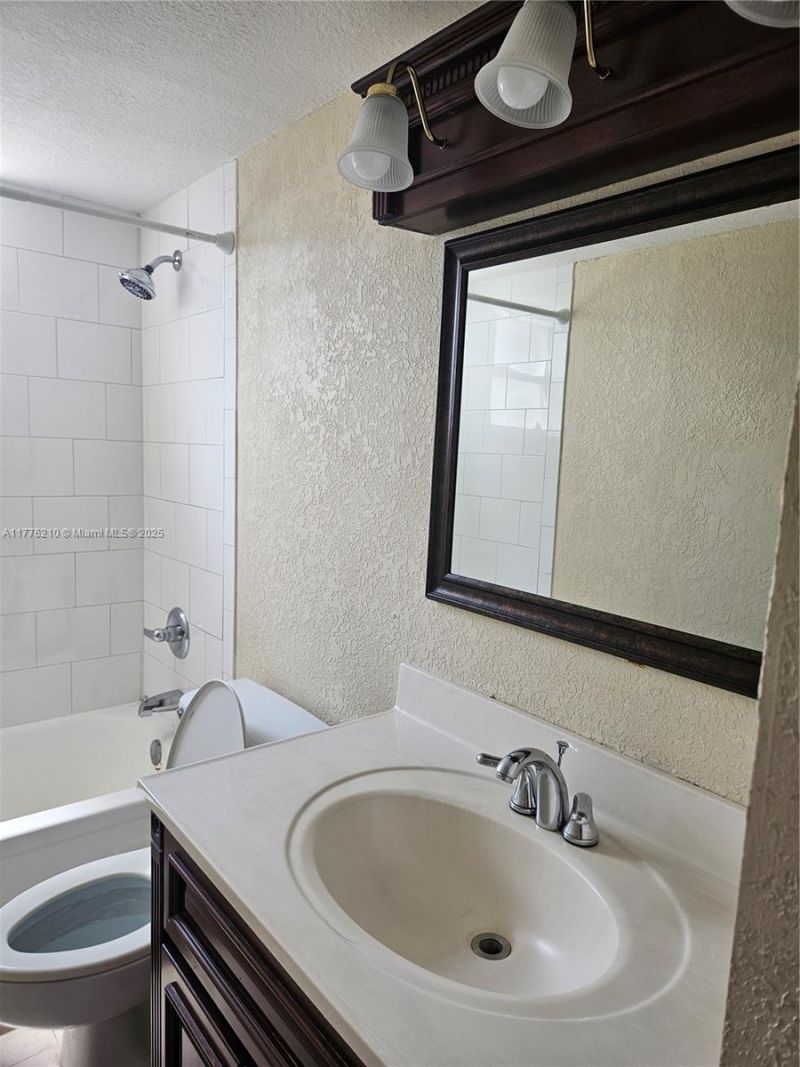 Please Call For Address, Unit 509, Plantation, FL 33317 Photo