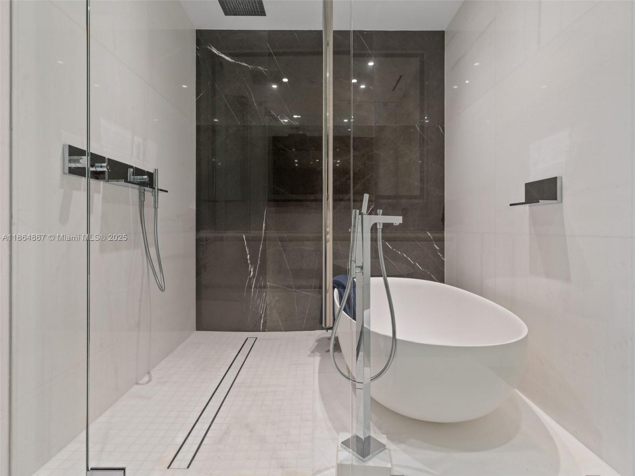 300 Biscayne Blvd Way, Unit 2505, Miami, FL 33131 Photo