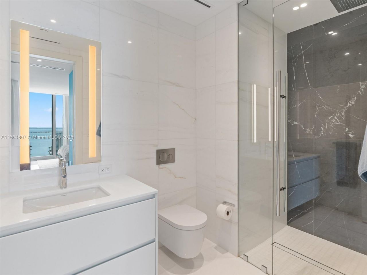 300 Biscayne Blvd Way, Unit 2505, Miami, FL 33131 Photo