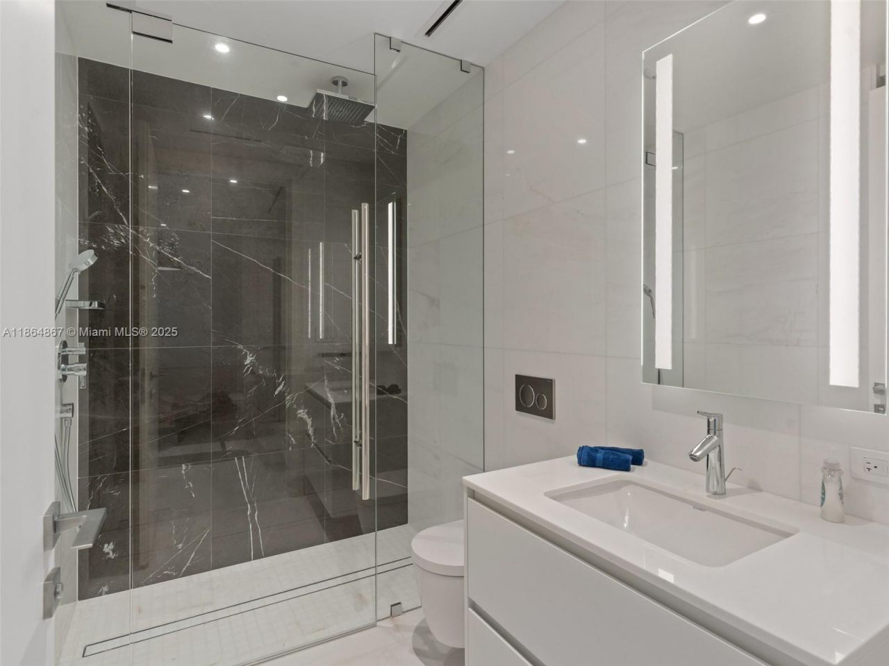 300 Biscayne Blvd Way, Unit 2505, Miami, FL 33131 Photo