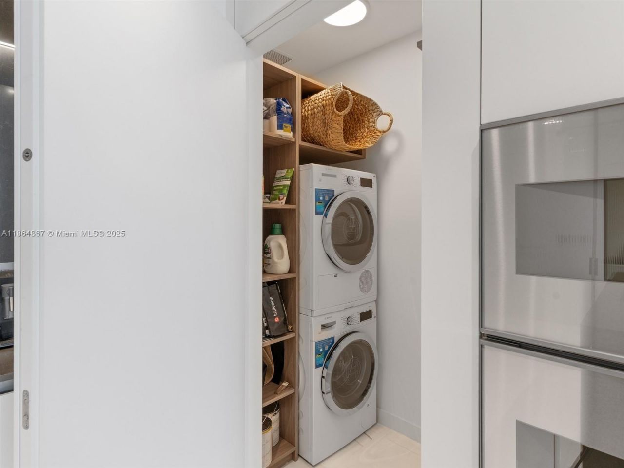 300 Biscayne Blvd Way, Unit 2505, Miami, FL 33131 Photo