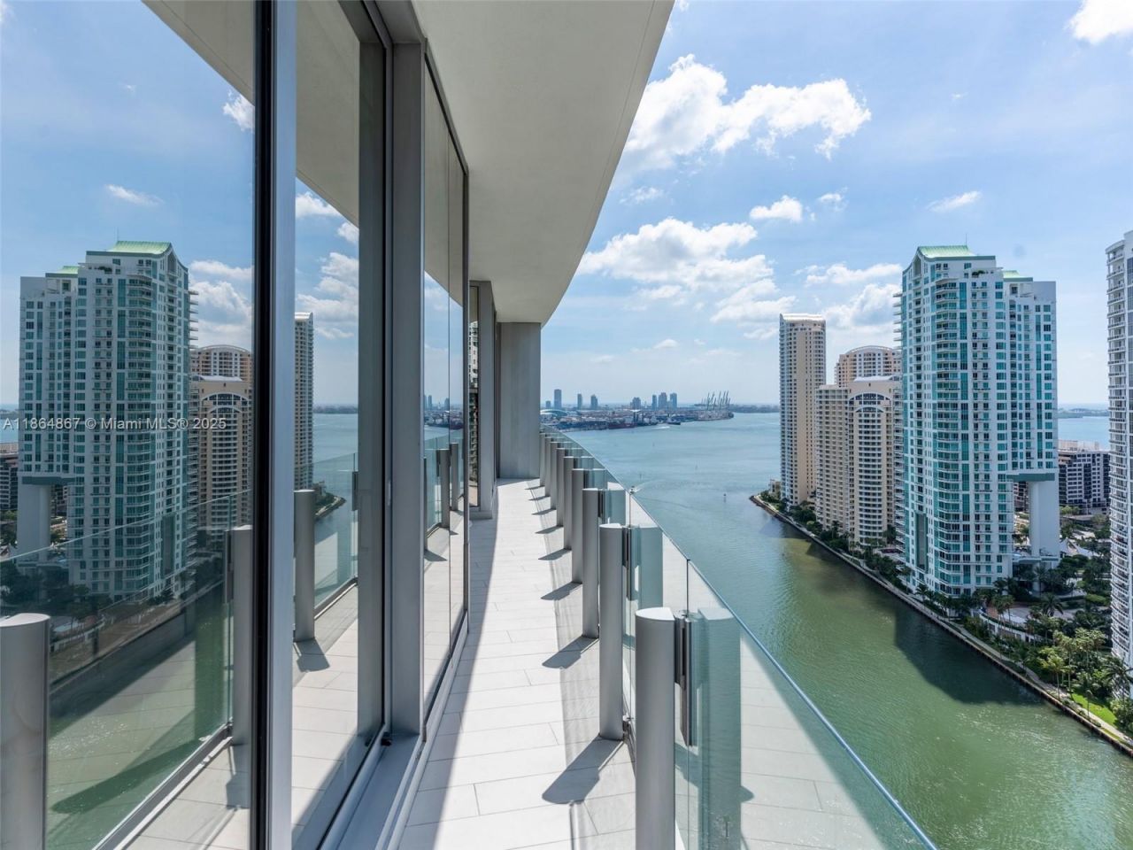 300 Biscayne Blvd Way, Unit 2505, Miami, FL 33131 Photo