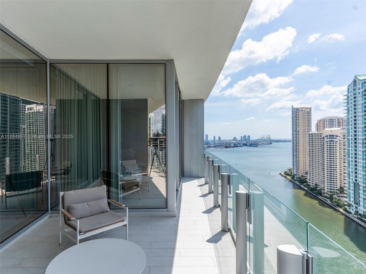 300 Biscayne Blvd Way, Unit 2505, Miami, FL 33131 Photo