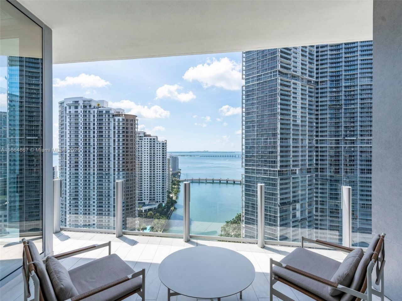 300 Biscayne Blvd Way, Unit 2505, Miami, FL 33131 Photo