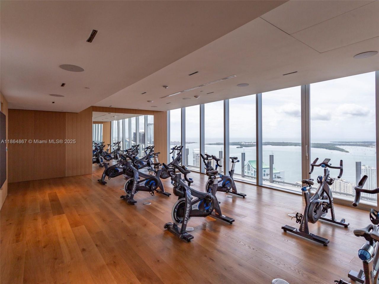 300 Biscayne Blvd Way, Unit 2505, Miami, FL 33131 Photo