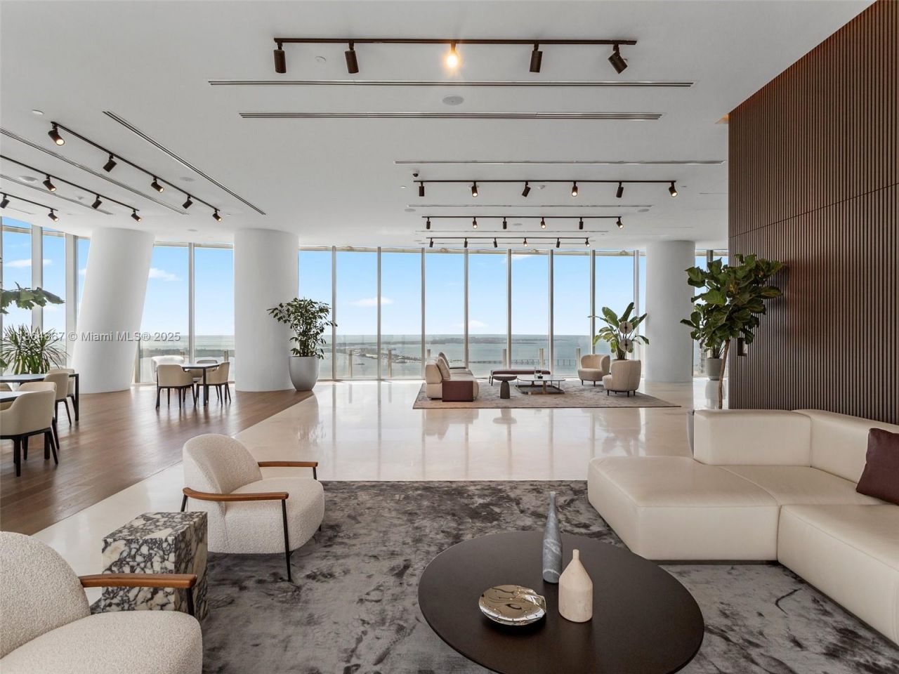 300 Biscayne Blvd Way, Unit 2505, Miami, FL 33131 Photo