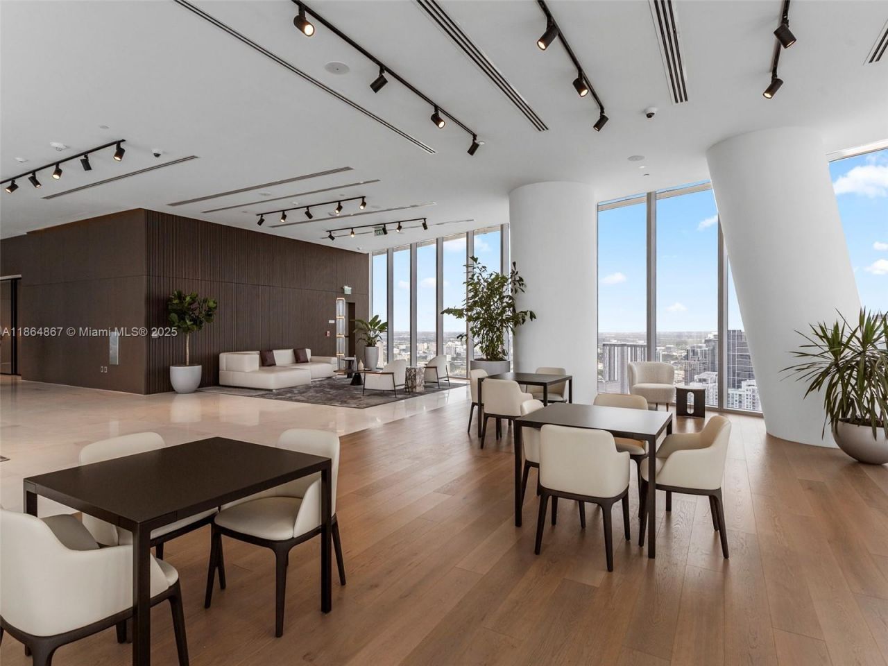 300 Biscayne Blvd Way, Unit 2505, Miami, FL 33131 Photo