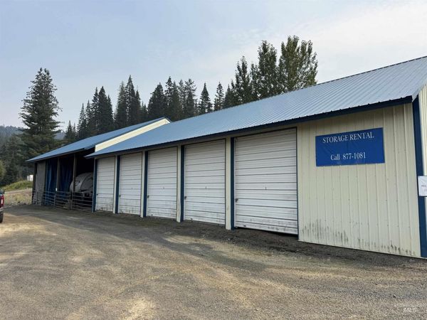 35071 Dent Bridge Rd., Elk River, ID 83827