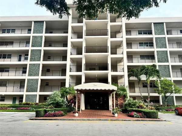 2850 N Palm Aire Drive, Unit 207, Pompano Beach, FL 33069