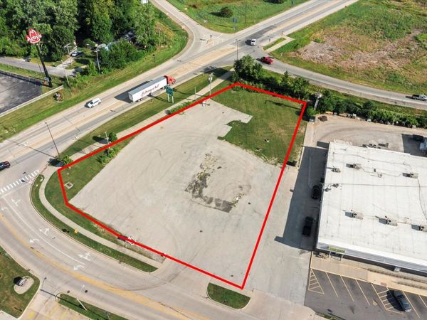 700 Eastwood Drive, Mahomet, IL 61853