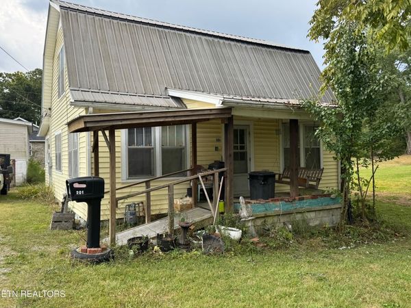 201 Taylor Ave, Jamestown, TN 38556