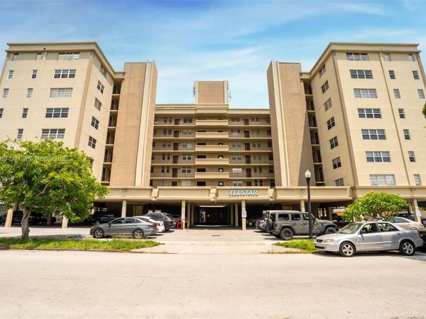 1811 Jefferson St, Unit 601, Hollywood, FL 33020