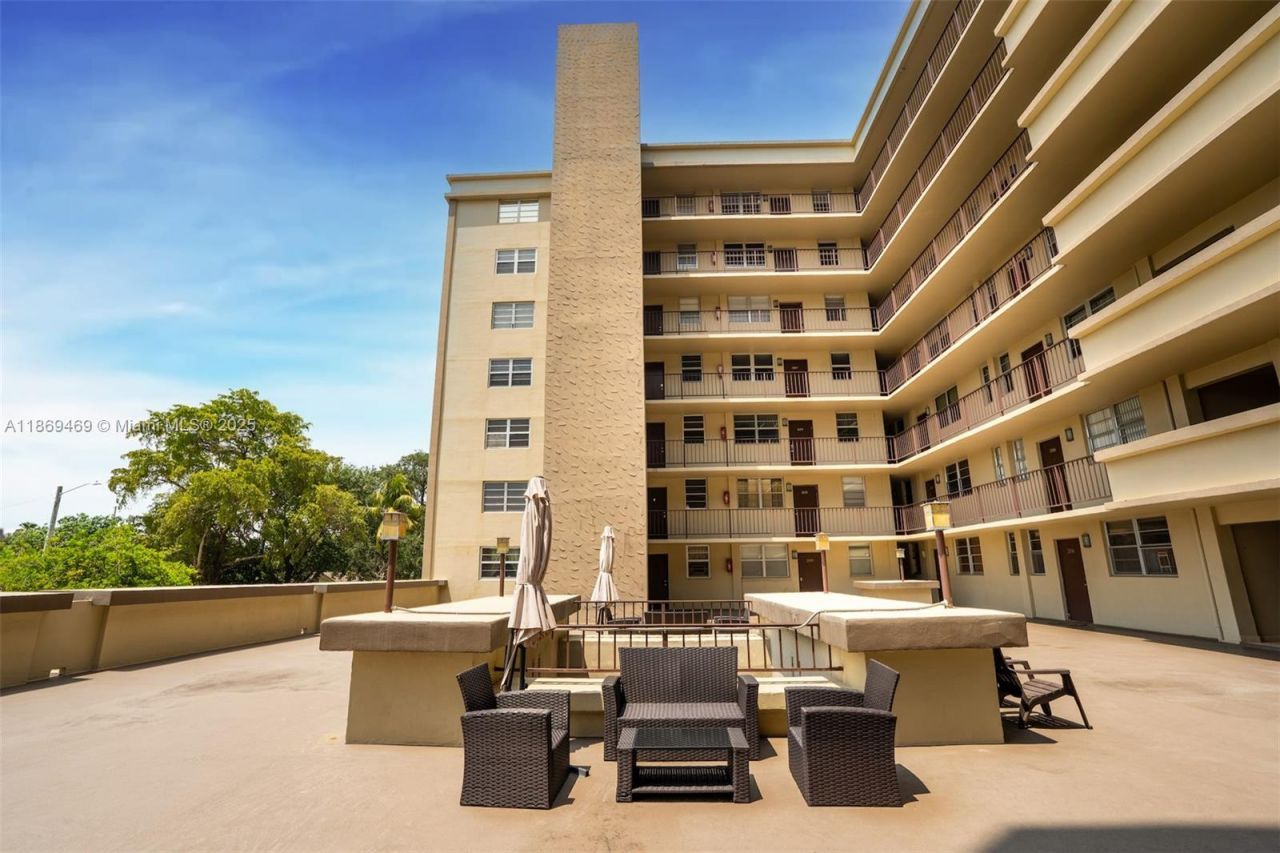 1811 Jefferson St, Unit 601, Hollywood, FL 33020 Photo