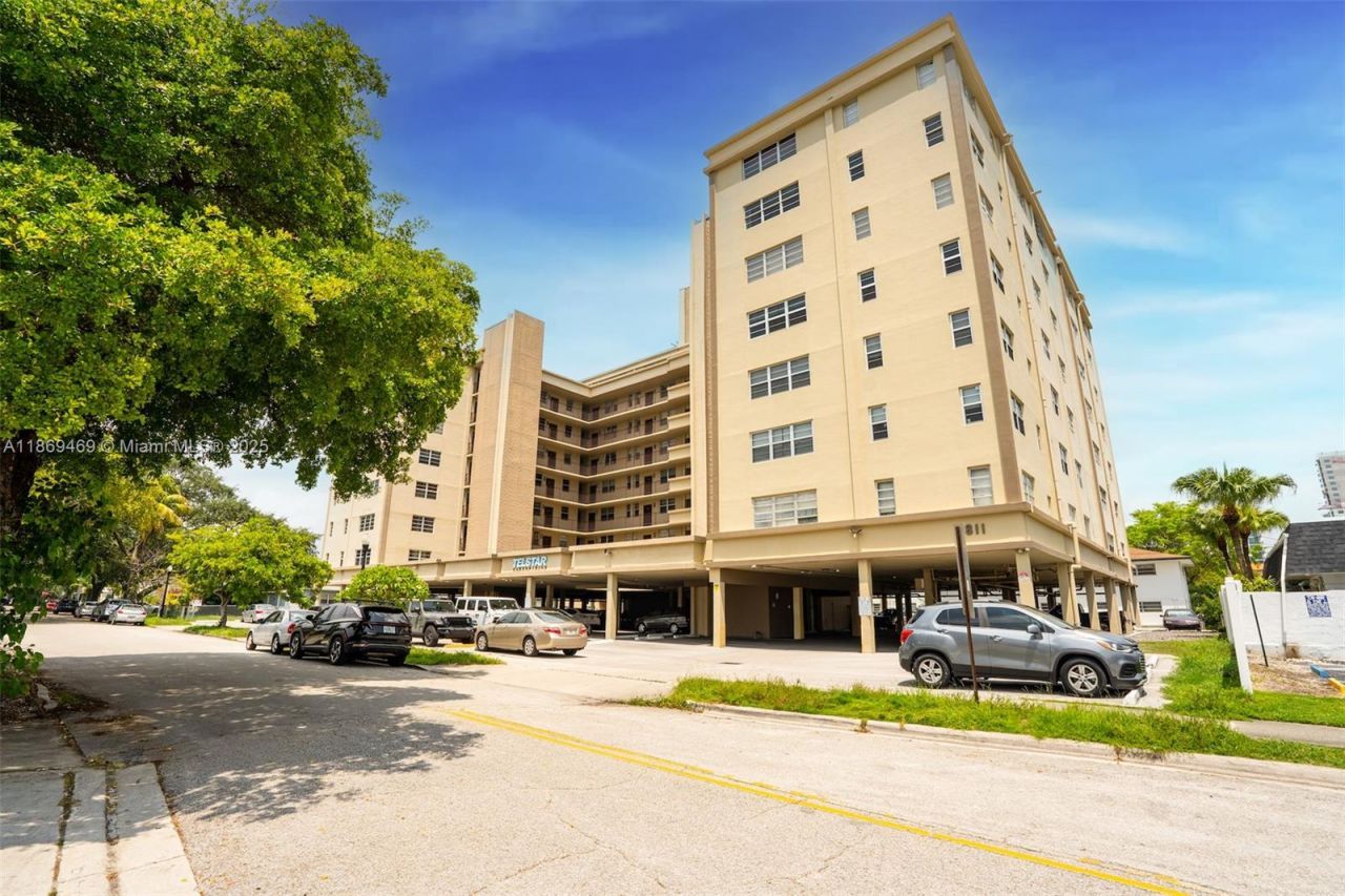 1811 Jefferson St, Unit 601, Hollywood, FL 33020 Photo