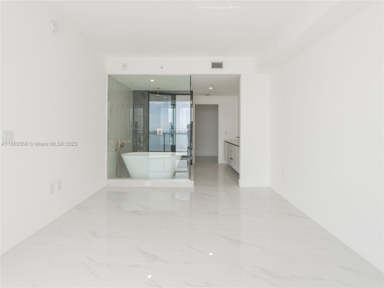 700 NE 24th St, Unit 3606, Miami, FL 33137 Photo