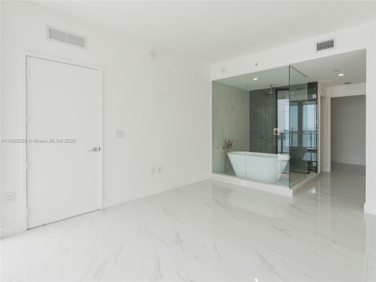 700 NE 24th St, Unit 3606, Miami, FL 33137 Photo