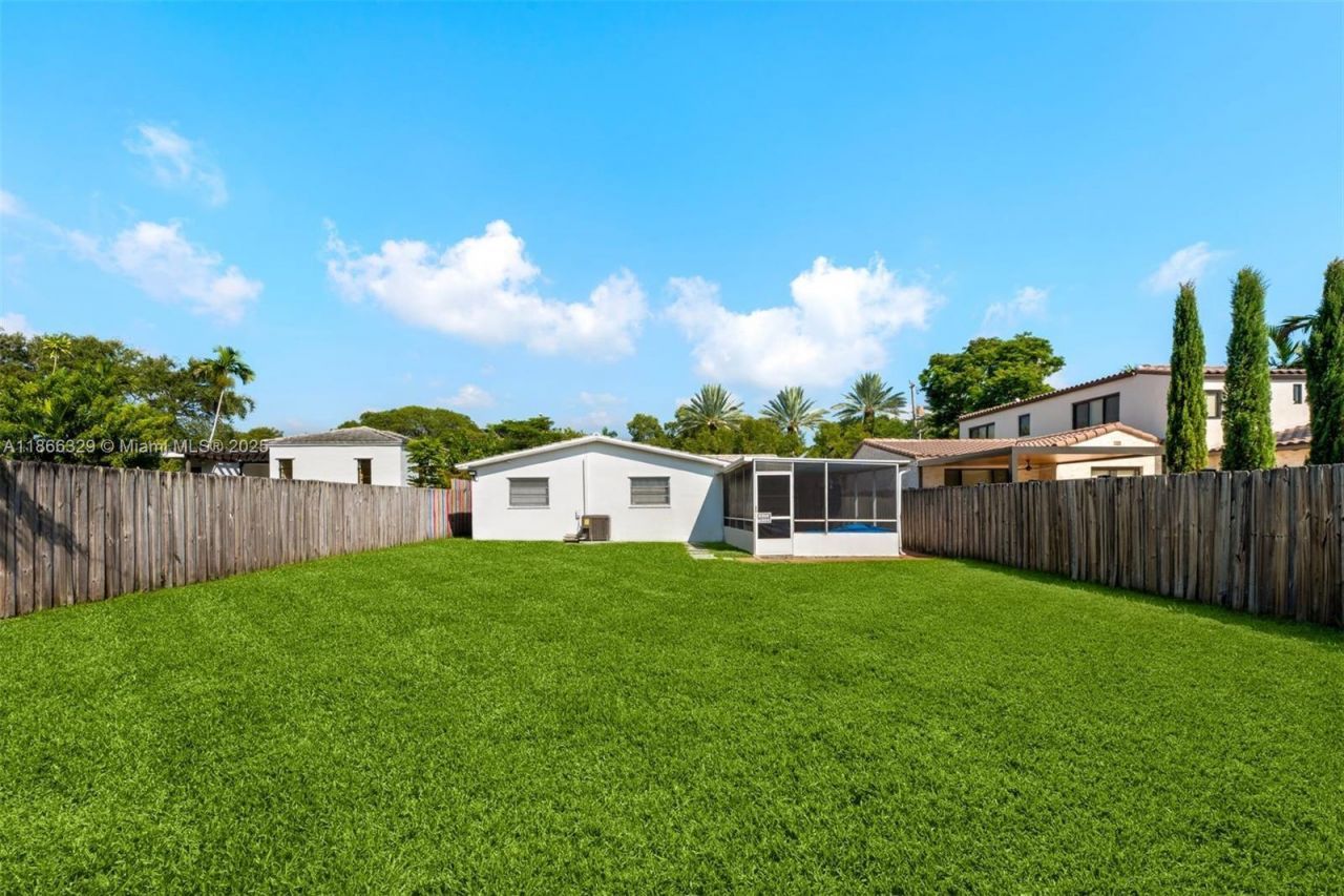 5127 Alton Rd, Miami Beach, FL 33140 Photo