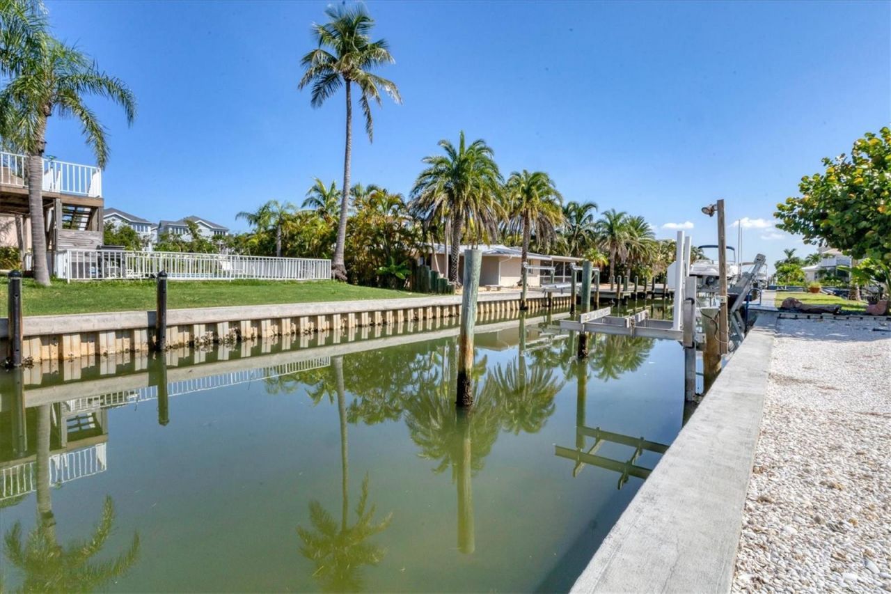 825 Tarawitt Drive, Longboat Key, FL 34228 Photo