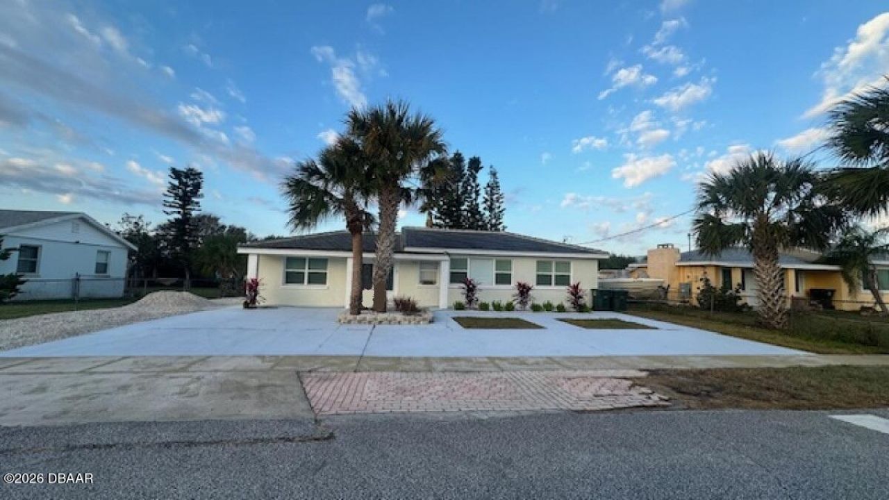 2714 Dach Avenue, Daytona Beach, FL 32118 Main Photo