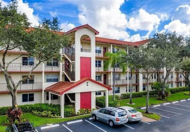 13255 SW 7th Ct, Unit 403D, Pembroke Pines, FL 33027 Photo