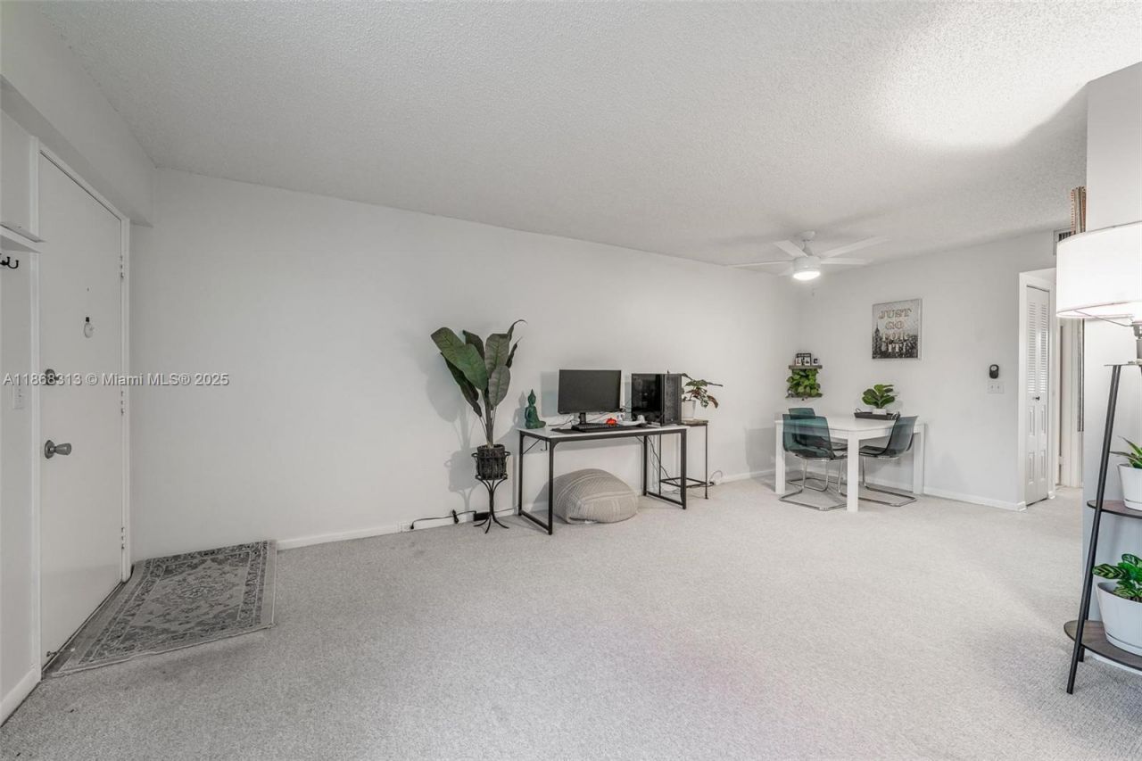 13255 SW 7th Ct, Unit 403D, Pembroke Pines, FL 33027 Photo