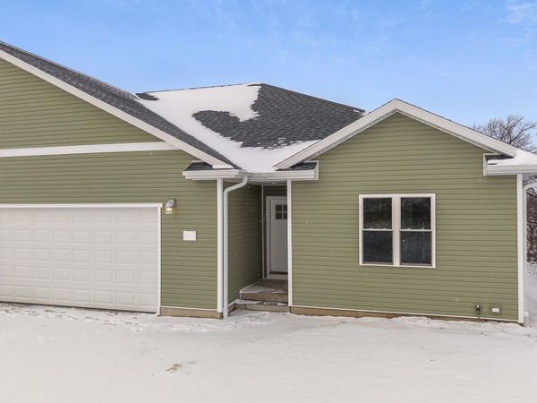 692 N Main Street, Fall River, WI 53932