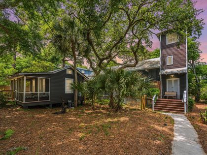 622 E Cooper Avenue Folly Beach, SC 29439