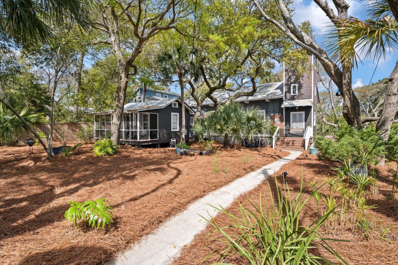 622 E Cooper Avenue Folly Beach, SC 29439
