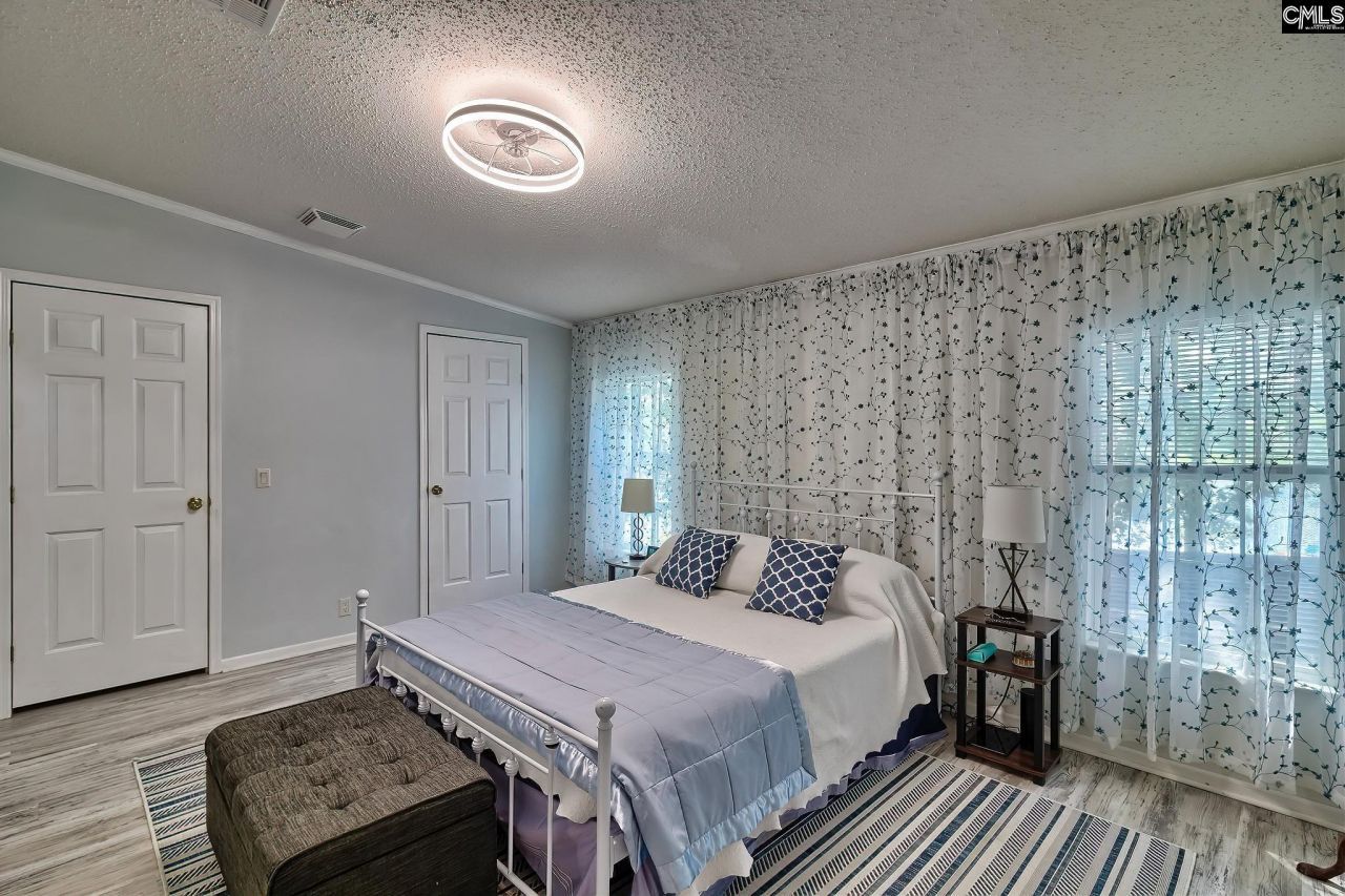 1839 Lakeshore Road Photo 14