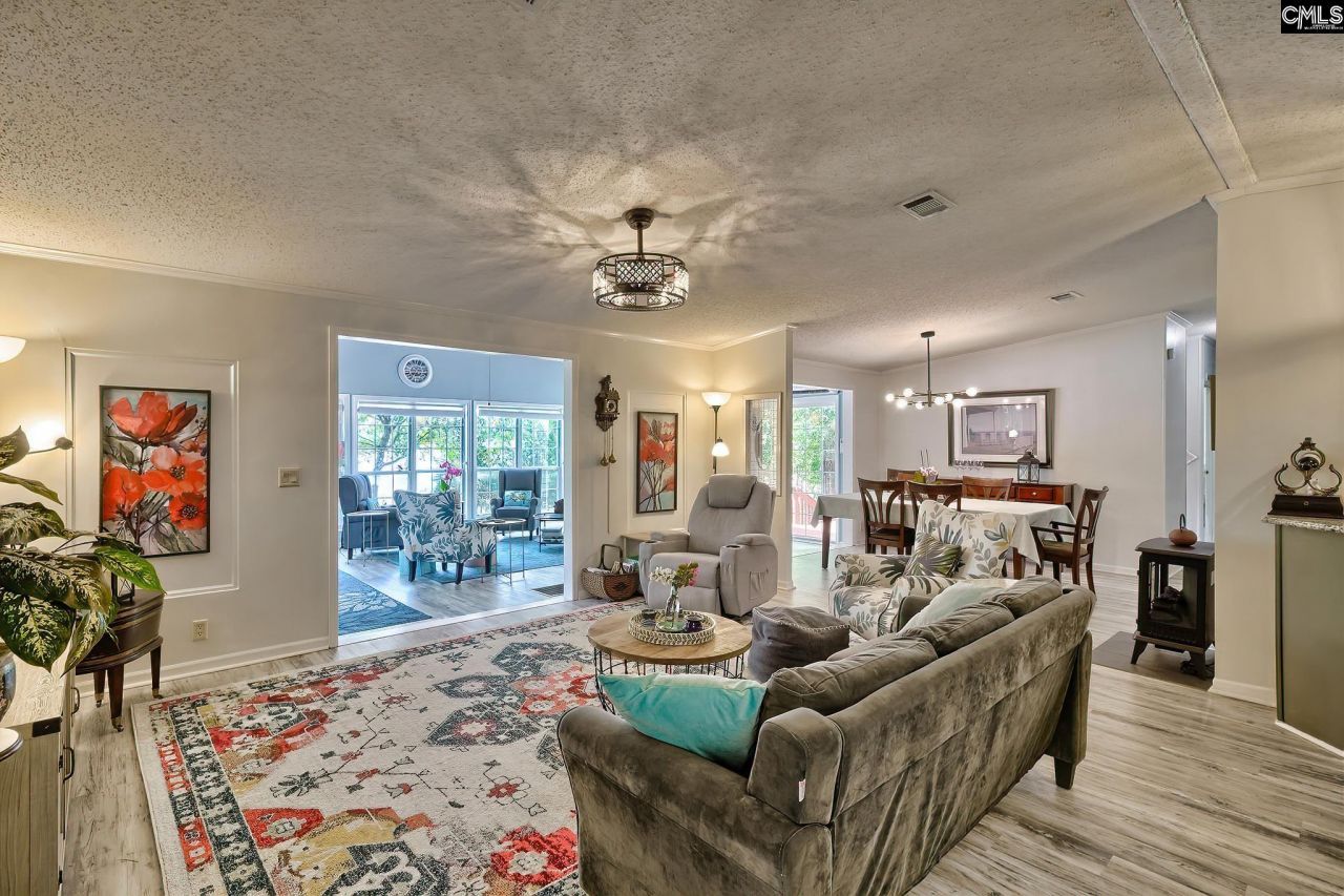 1839 Lakeshore Road Photo 6