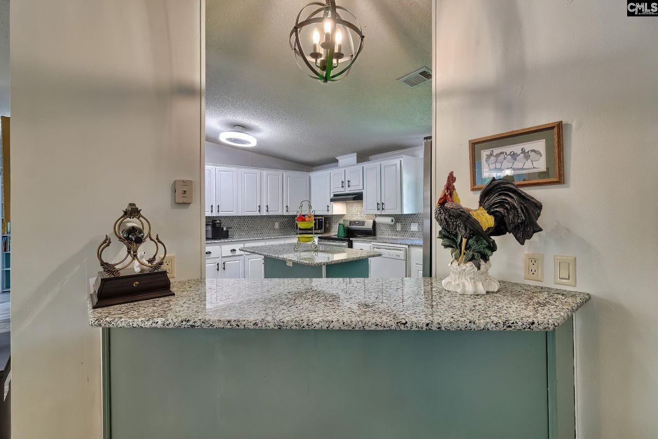 1839 Lakeshore Road Photo 8