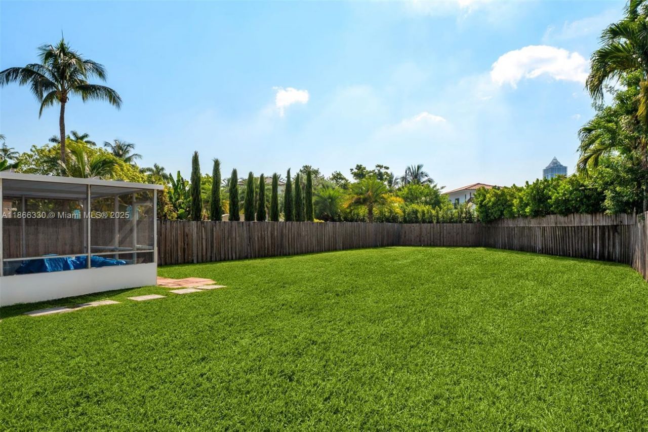 5127 Alton Rd, Miami Beach, FL 33140 Photo