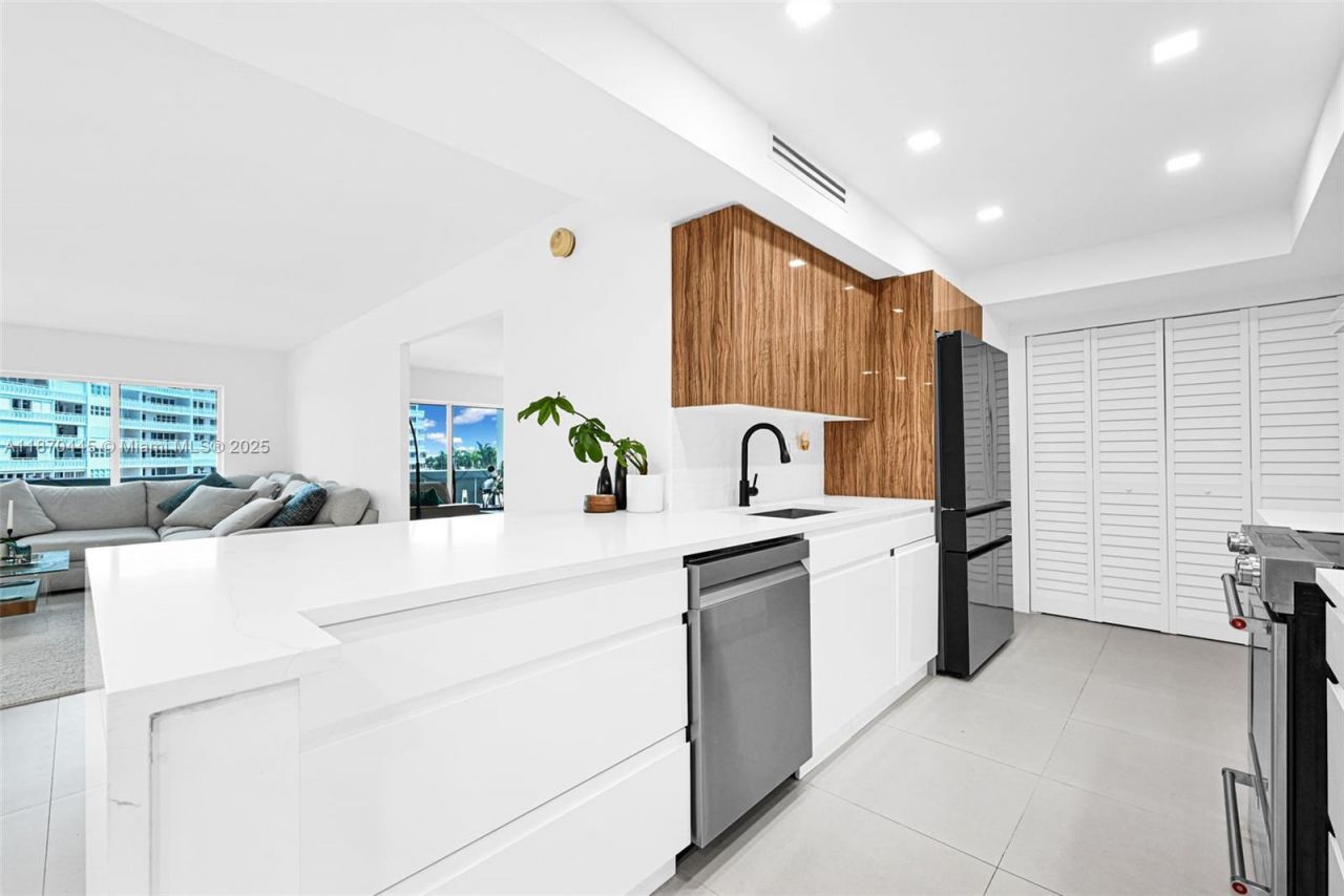 2100 S Ocean Dr, Unit 3CD, Fort Lauderdale, FL 33316 Photo