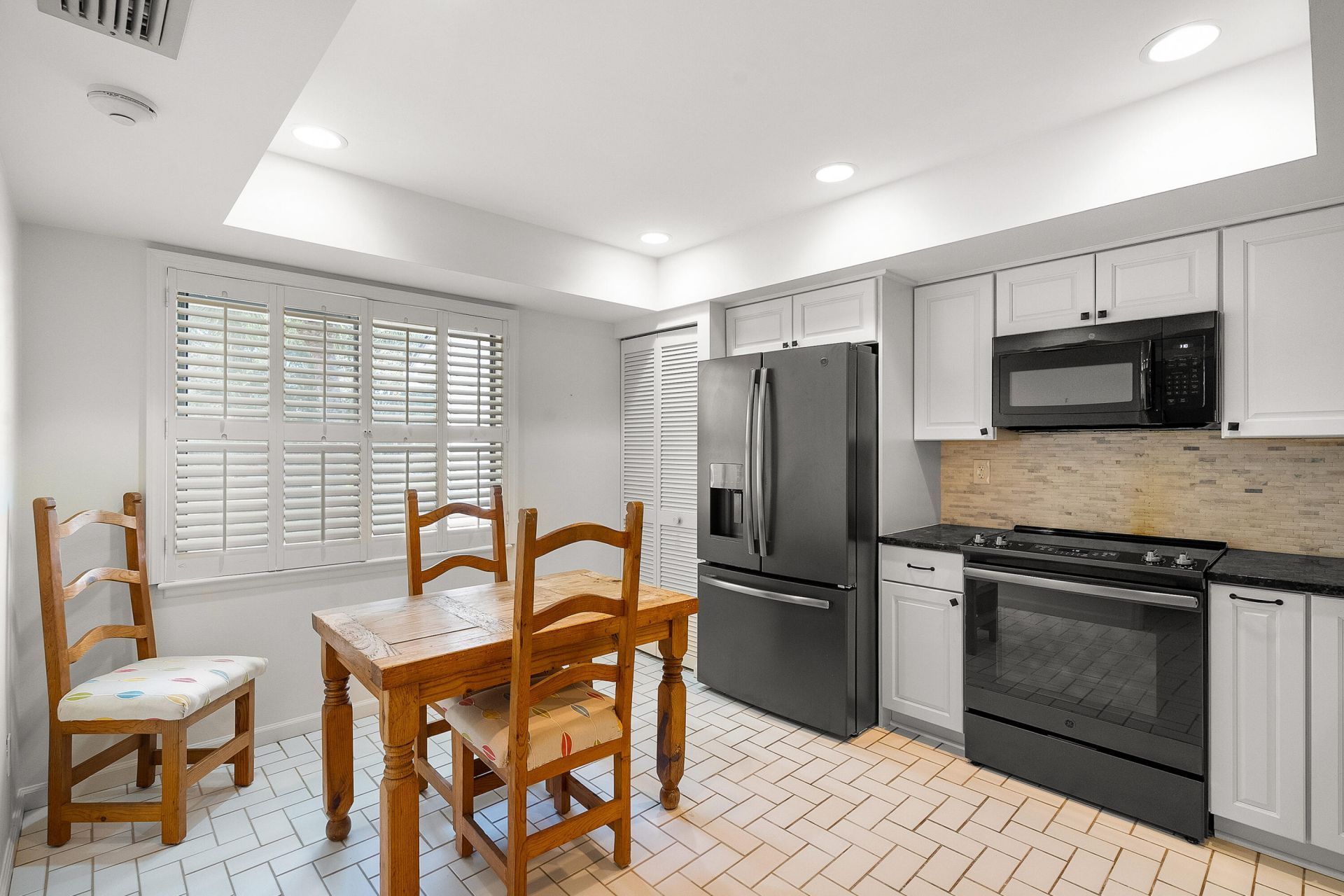 6403 SE Brandywine Court, Unit 223, Stuart, FL 34997 Photo