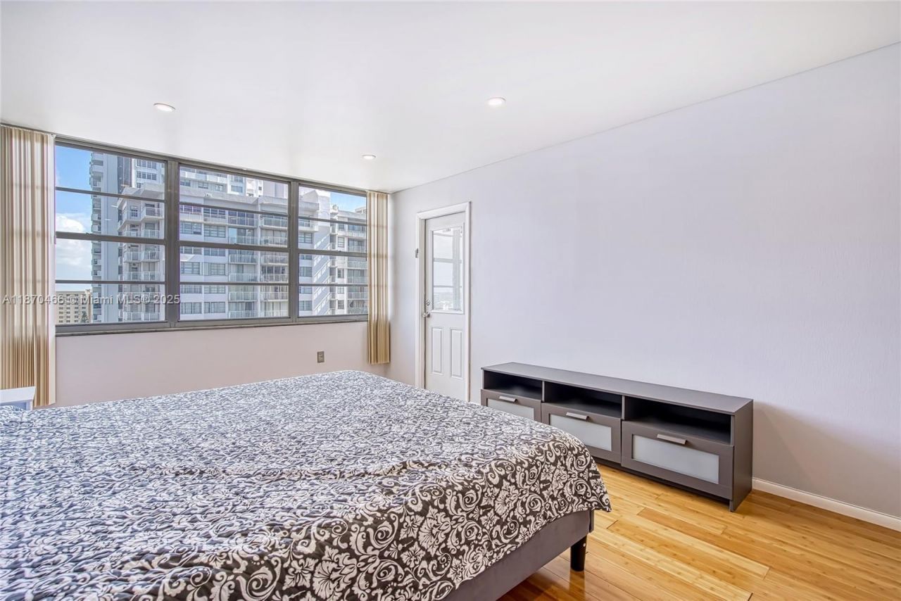 18021 Biscayne Blvd, Unit 1604, Aventura, FL 33160 Photo