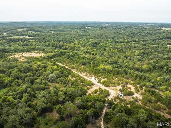 000 Swift Road, Henley, MO 65040