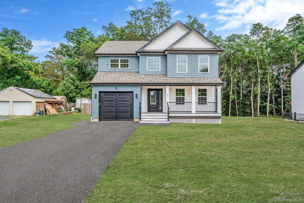 37 Lakeview Drive, Middle Island, NY 11953 Main Photo
