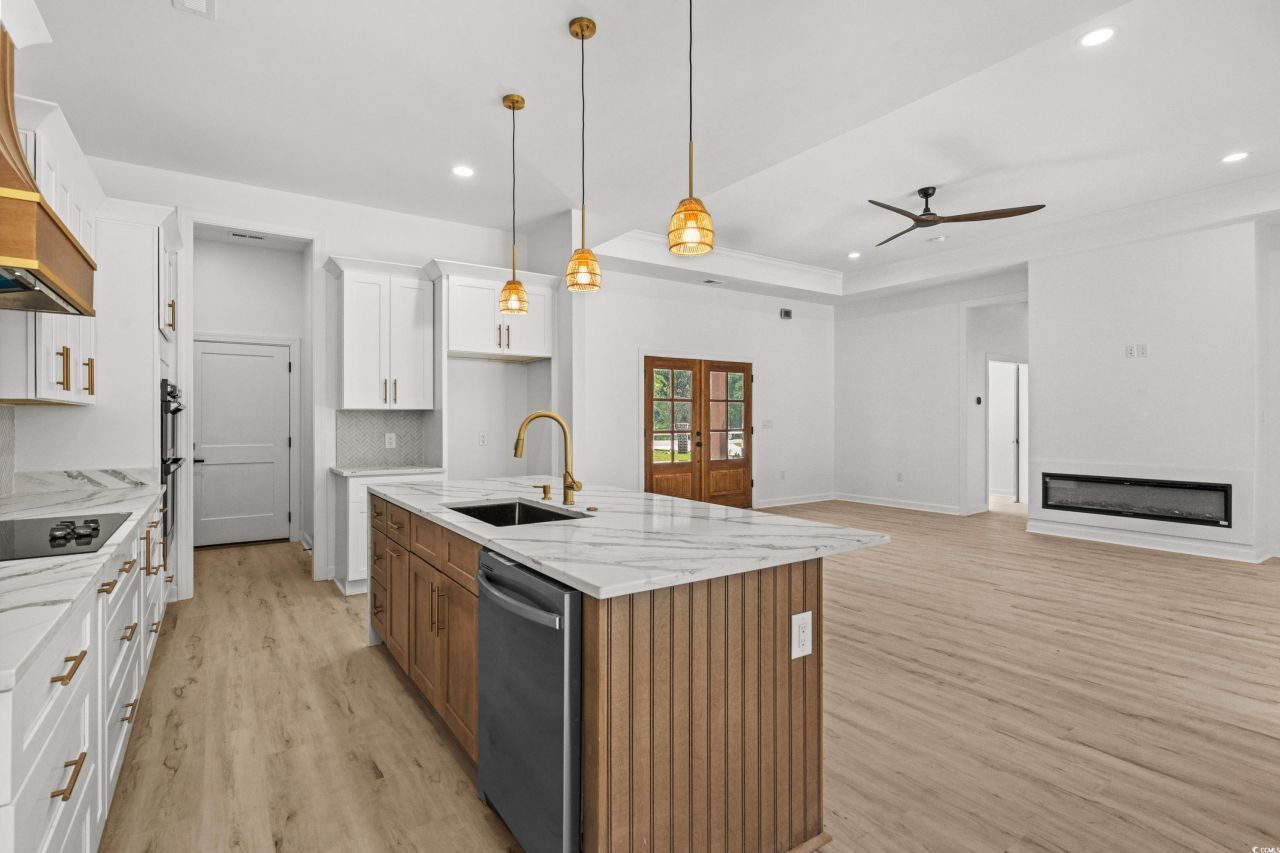 232 Ole Maple St. Photo 10