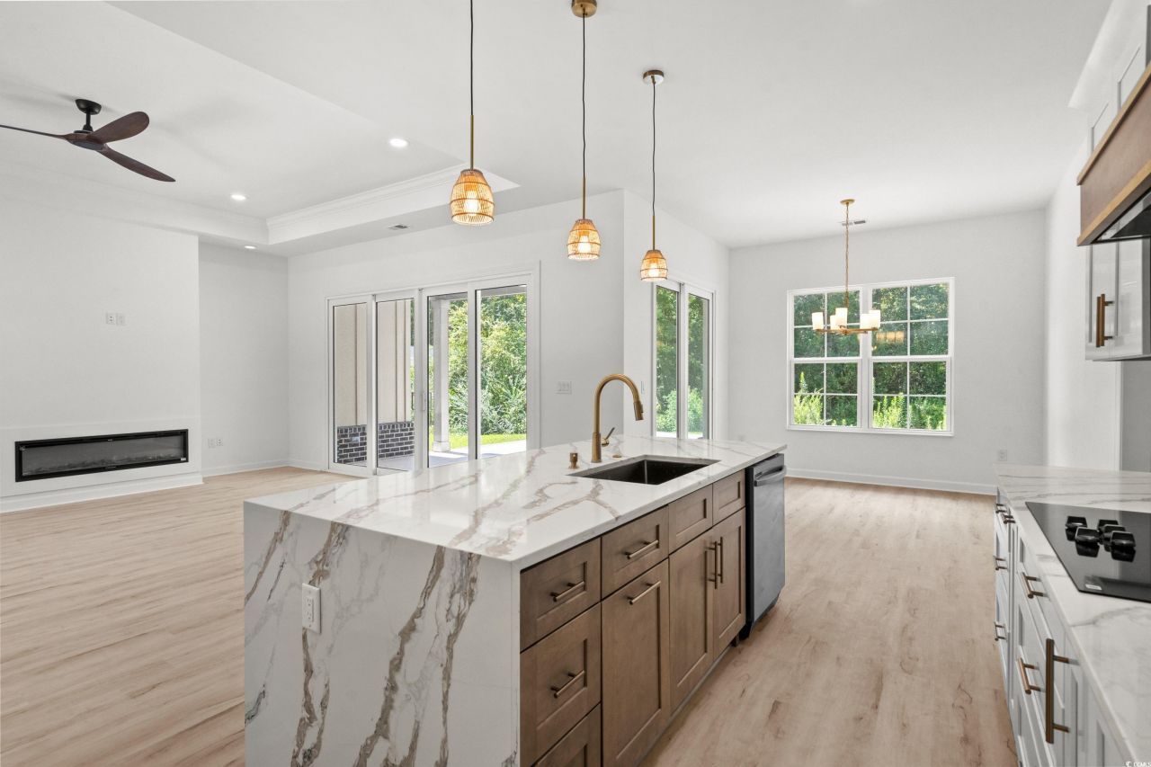 232 Ole Maple St. Photo 14