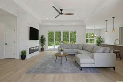 232 Ole Maple St. photo 4