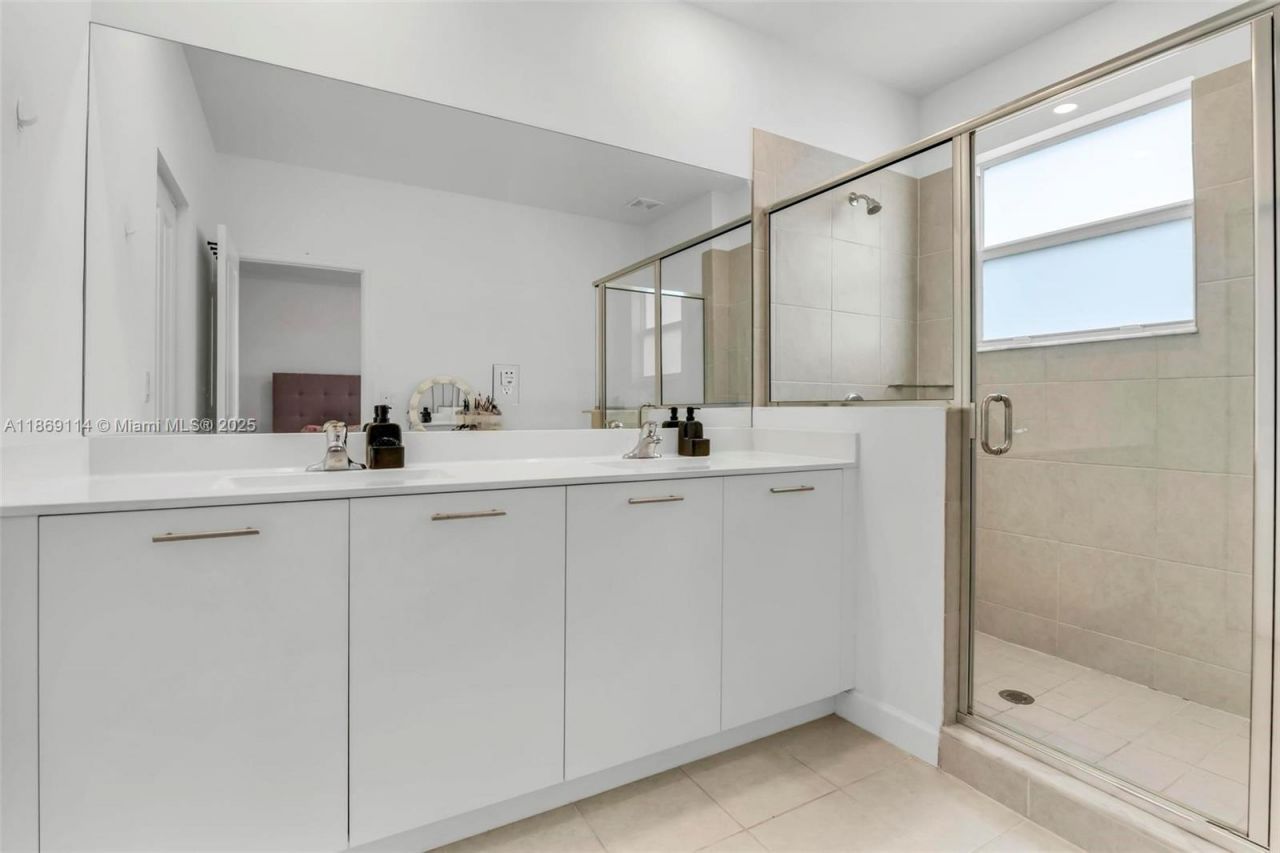 12774 NW 22nd Pl, Miami, FL 33167 Photo