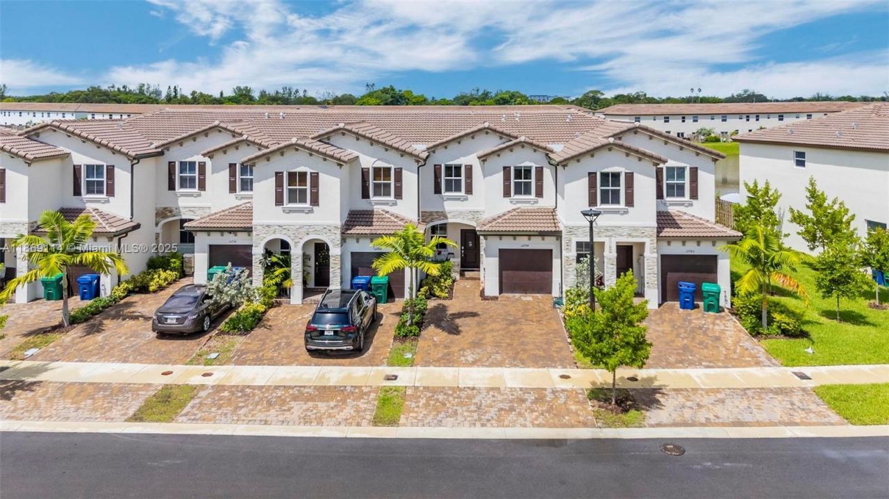12774 NW 22nd Pl, Miami, FL 33167 Photo
