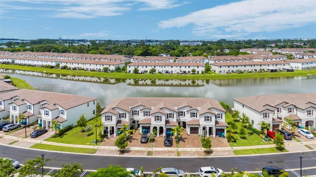 12774 NW 22nd Pl, Miami, FL 33167 Photo