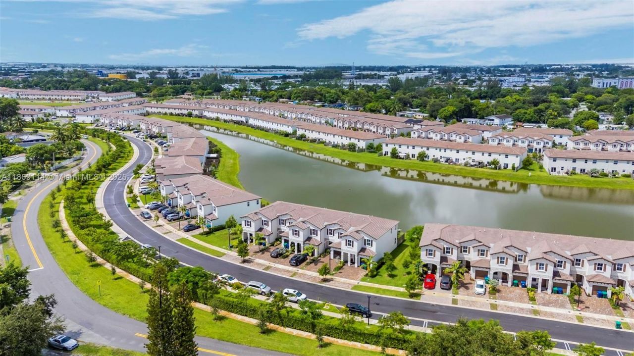 12774 NW 22nd Pl, Miami, FL 33167 Photo